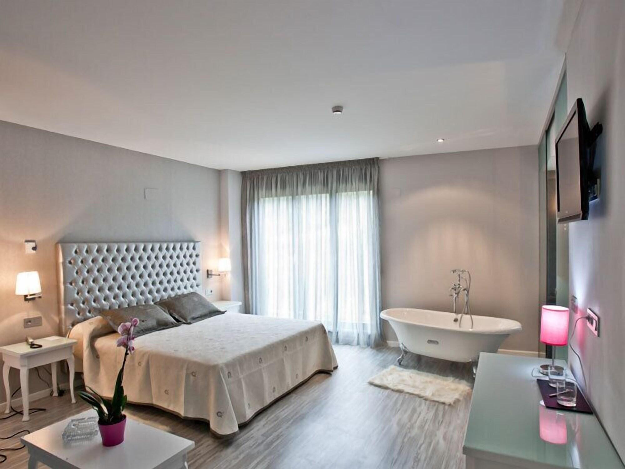 Alix Boutique Hotel อาร์เตโซ ภายนอก รูปภาพ